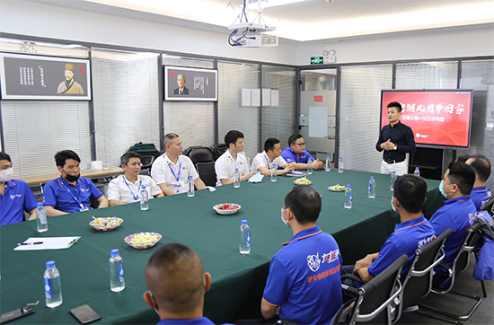 左右手创始人卢总讲话