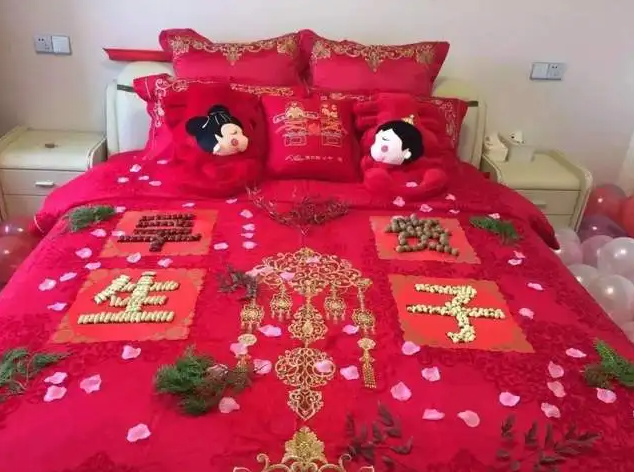 买什么婚床好，婚床上要放什么物品